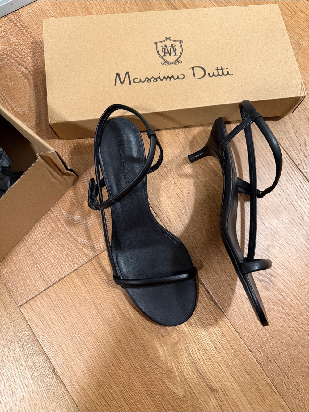 NIB Massimo Dutti leather Black Minimal Strappy Kitten Heels